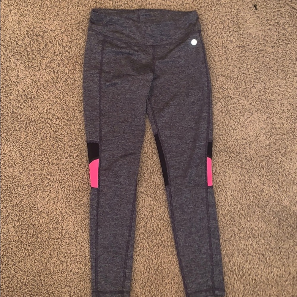 grey leggings !